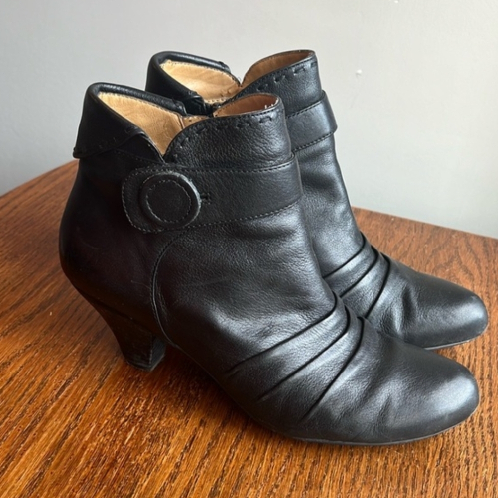 Chic Black Leather Ankle Booties